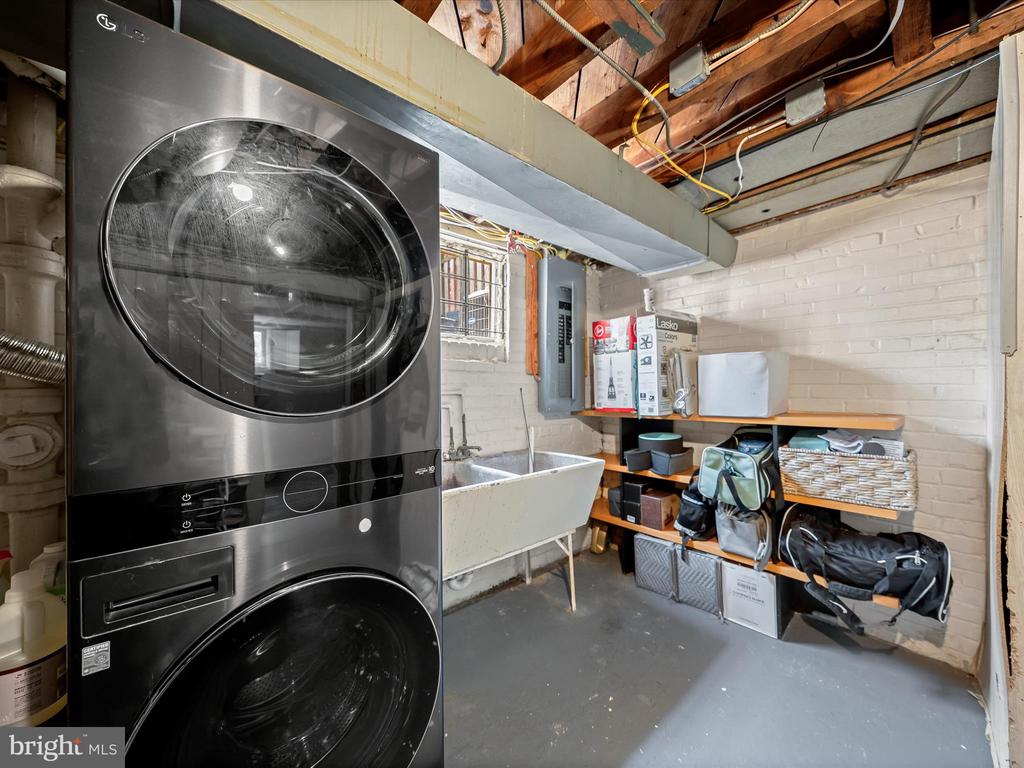 1409 MOUNT VERNON AVE