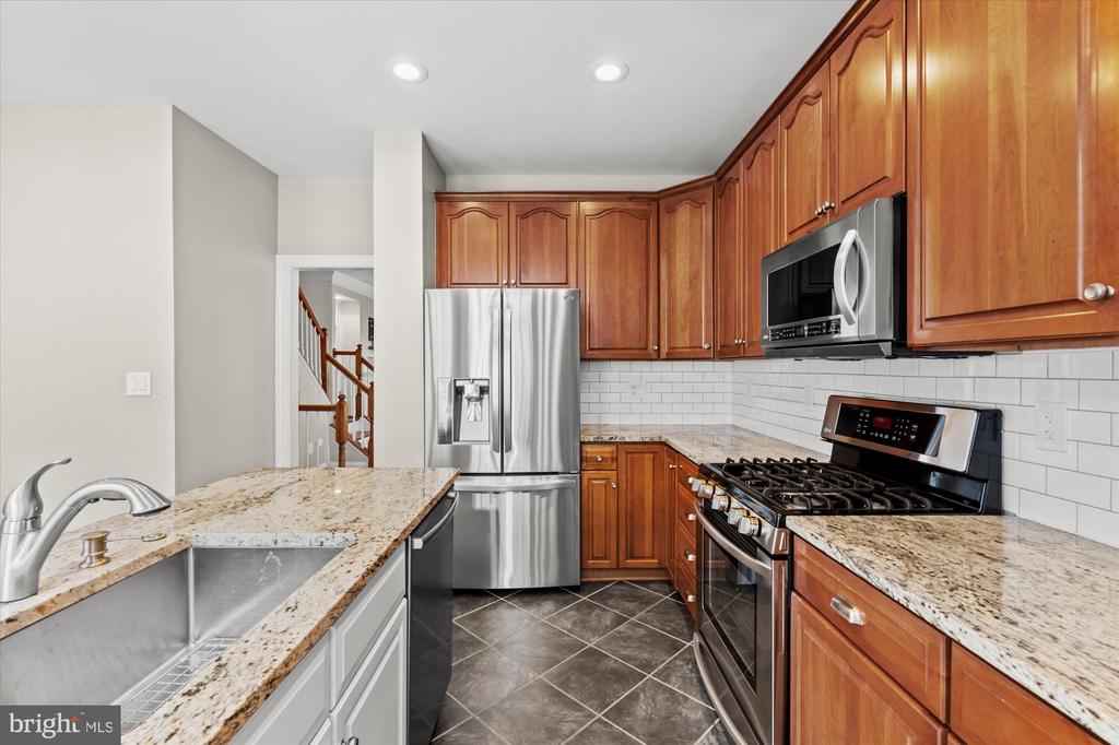 306 S FAYETTE ST