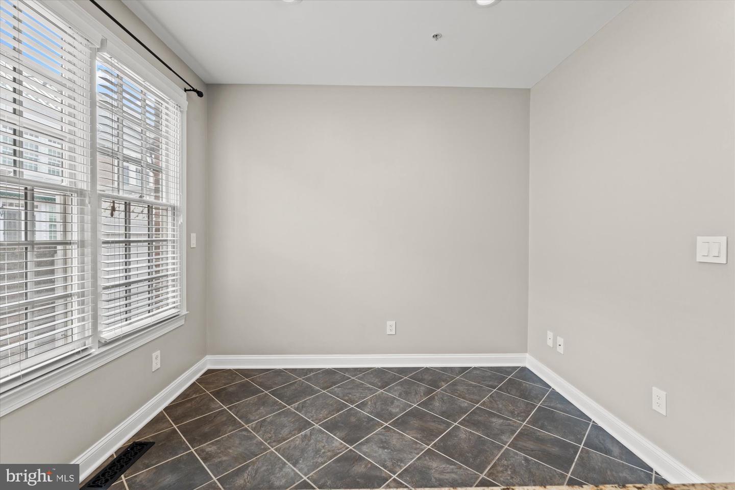 306 S FAYETTE ST