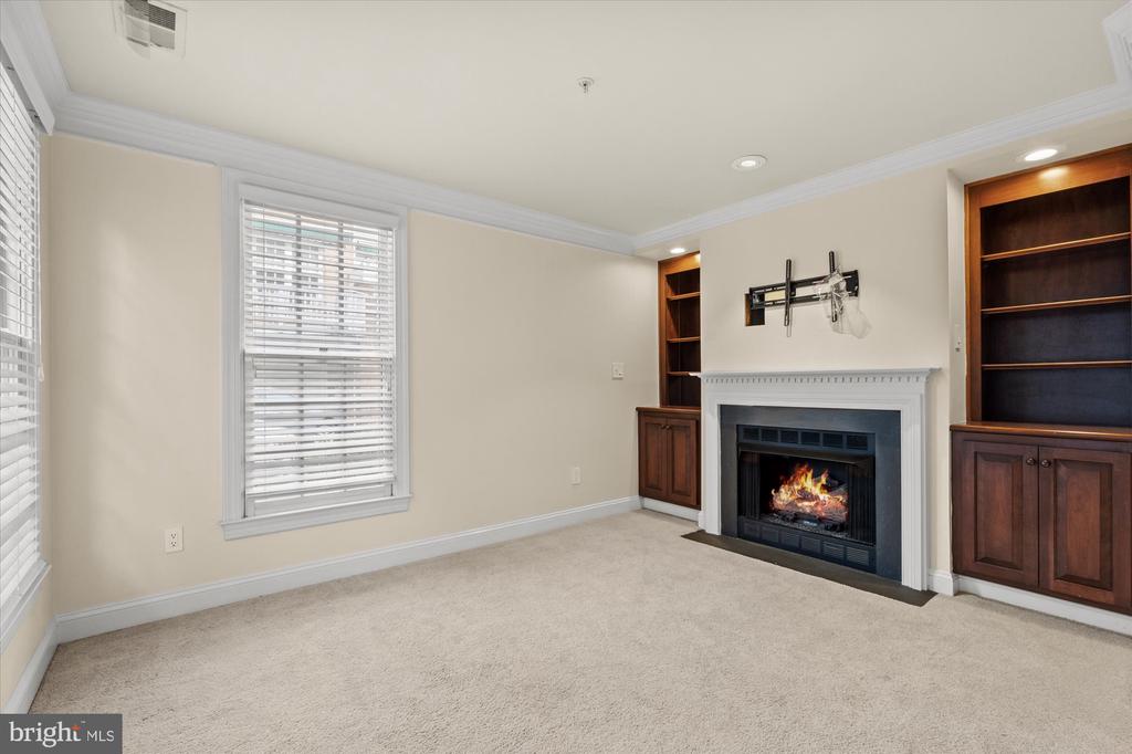 306 S FAYETTE ST