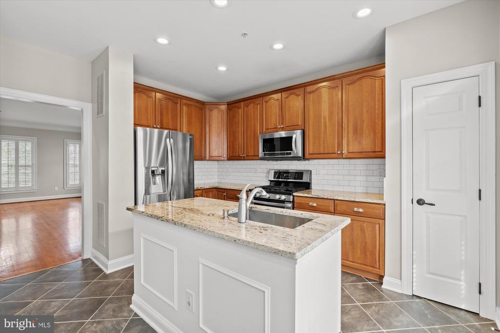 306 S FAYETTE ST