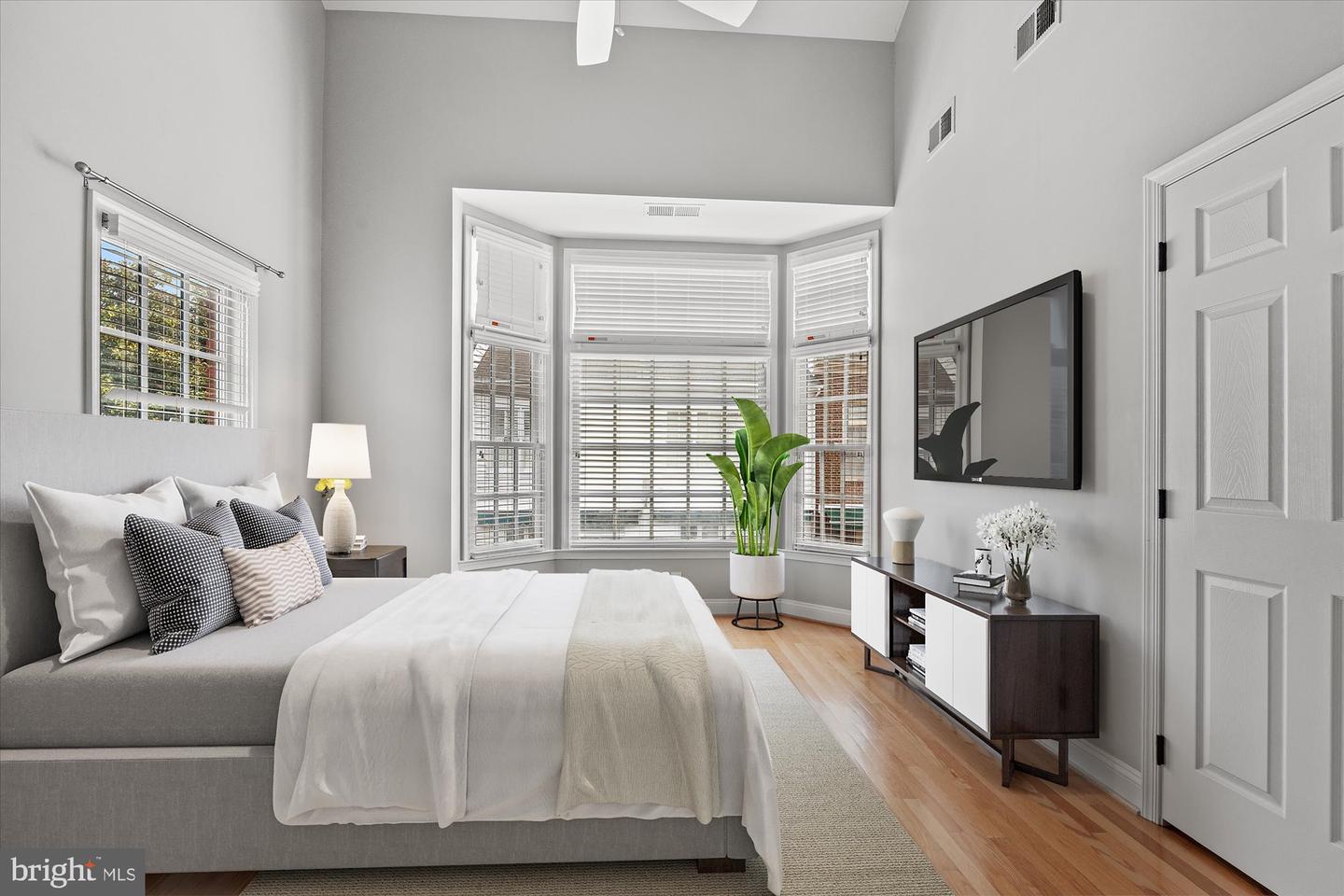 306 S FAYETTE ST