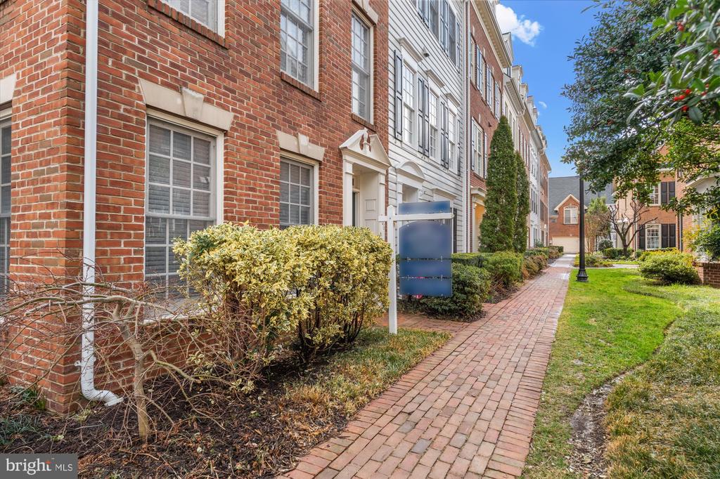 306 S FAYETTE ST