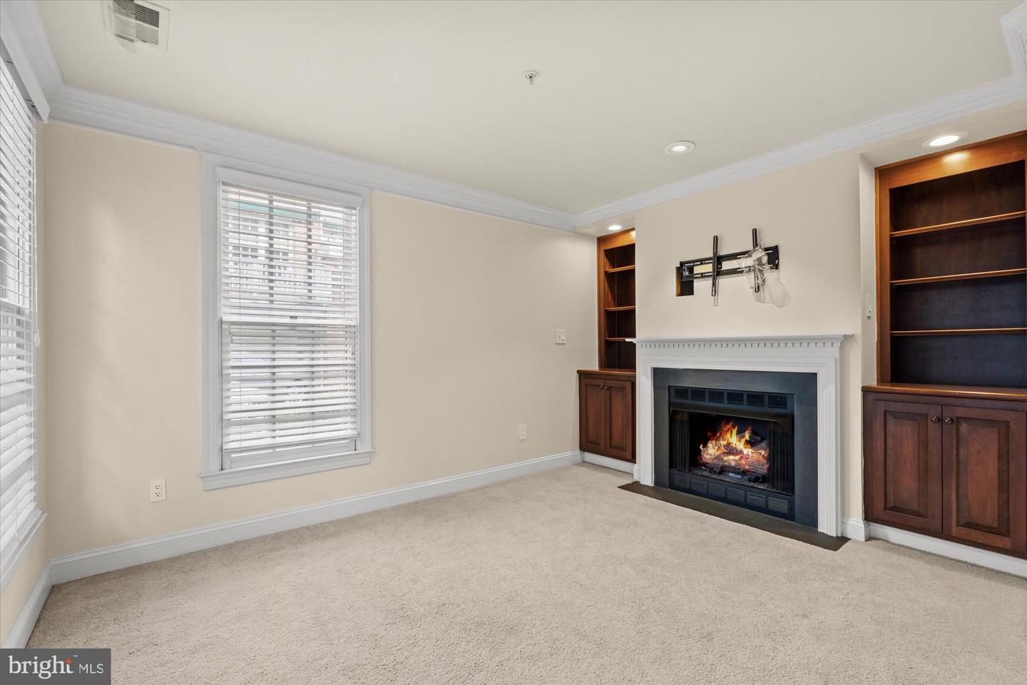 306 S FAYETTE ST