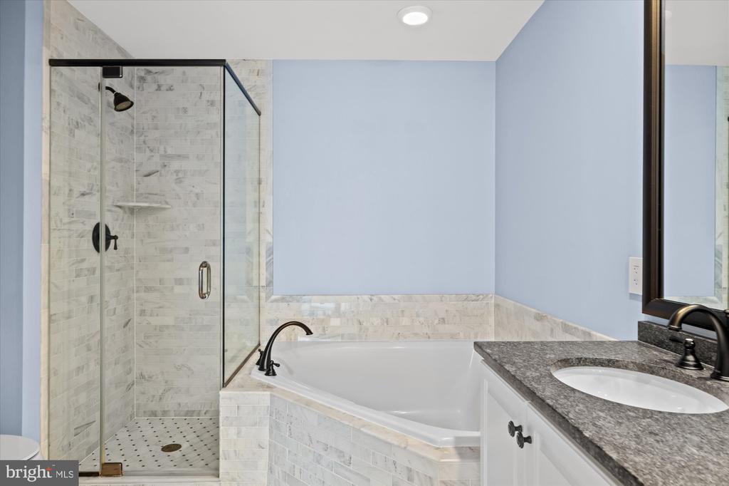 306 S FAYETTE ST