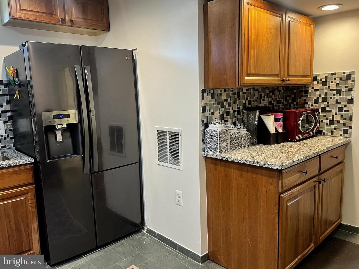 2302 E RANDOLPH AVE #BASEMENT
