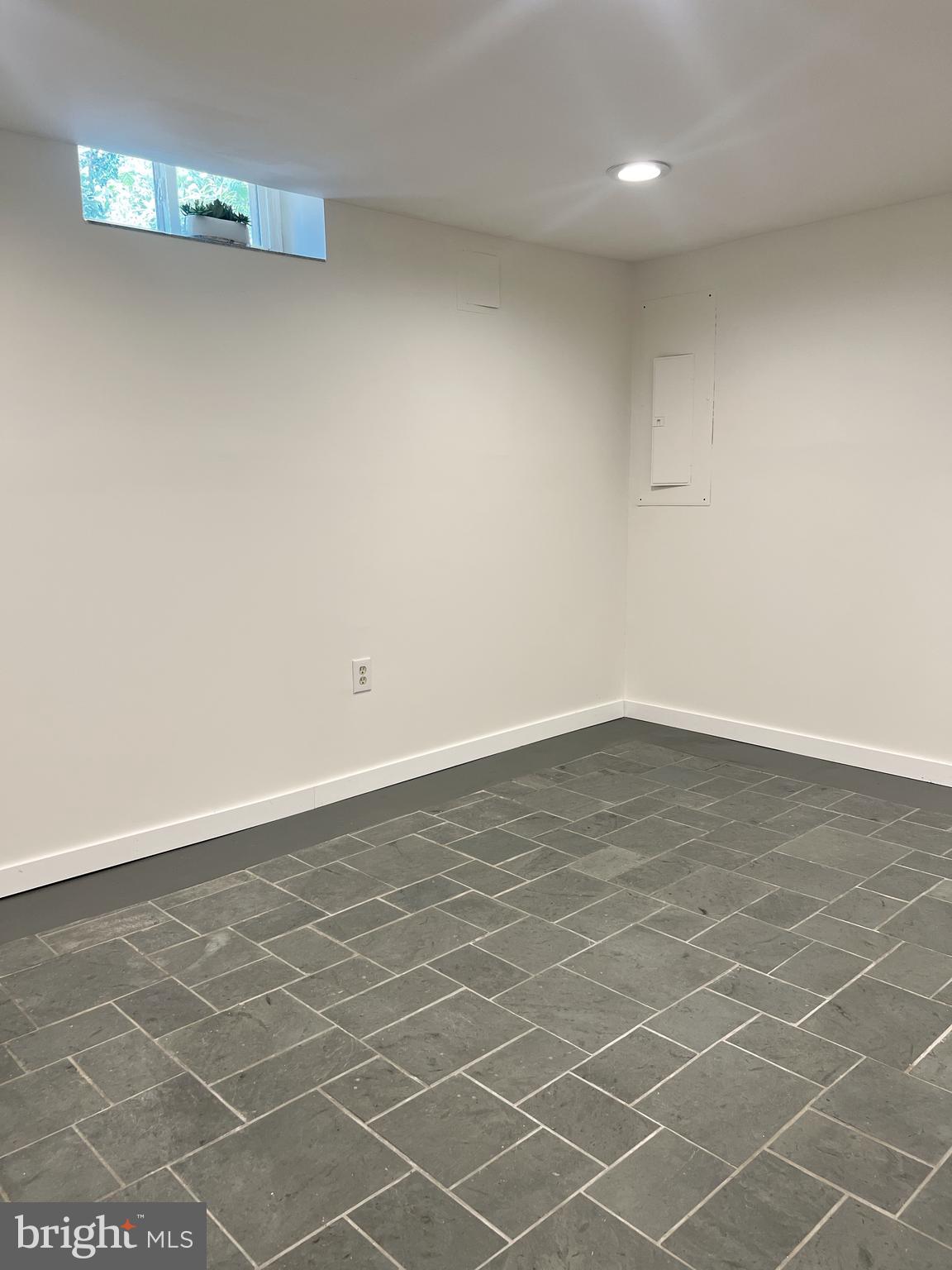 2302 E RANDOLPH AVE #BASEMENT