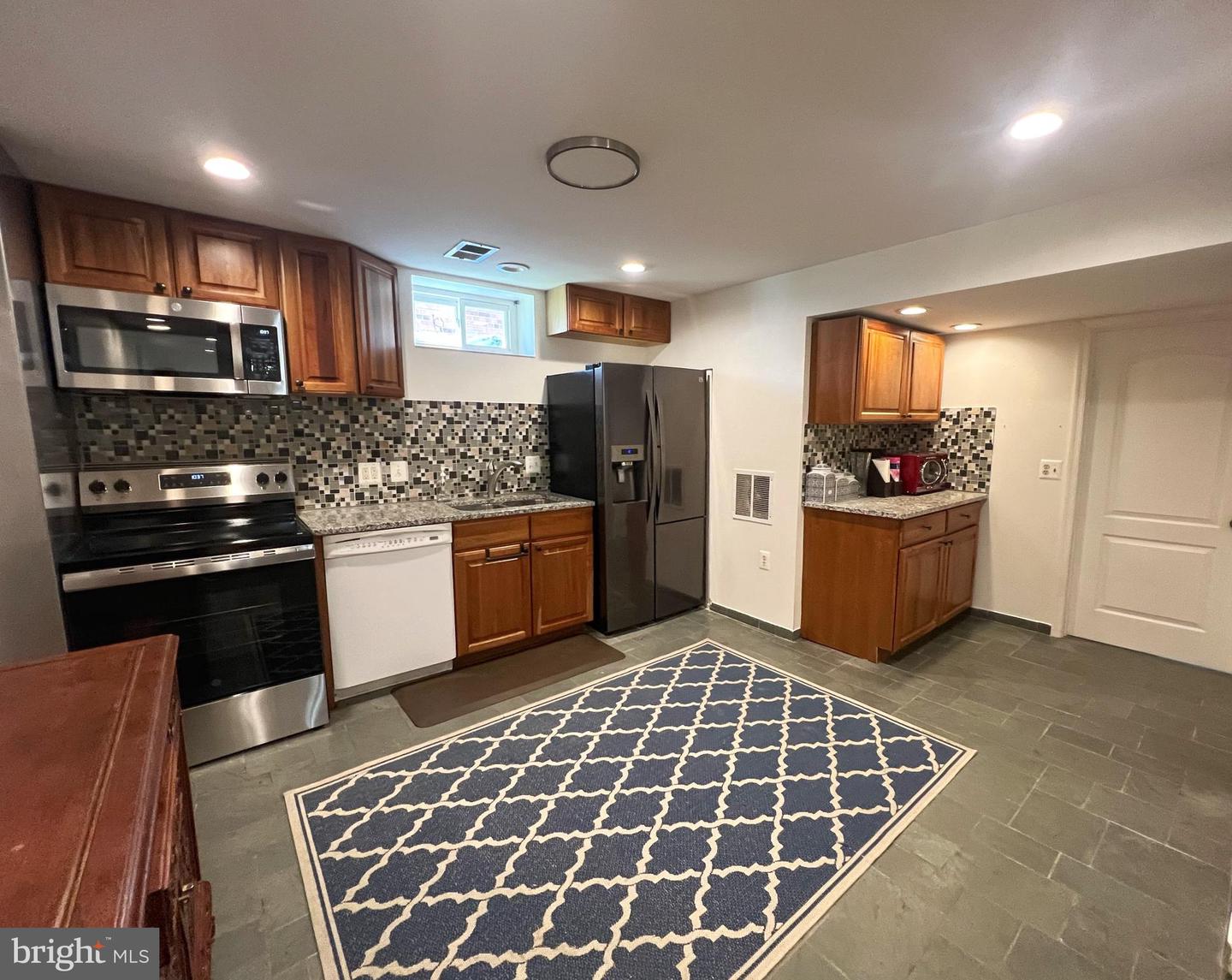 2302 E RANDOLPH AVE #BASEMENT