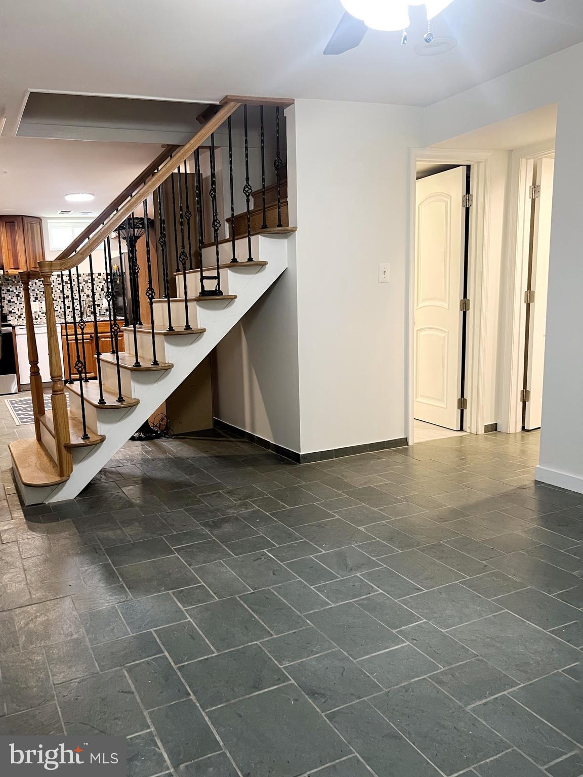 2302 E RANDOLPH AVE #BASEMENT