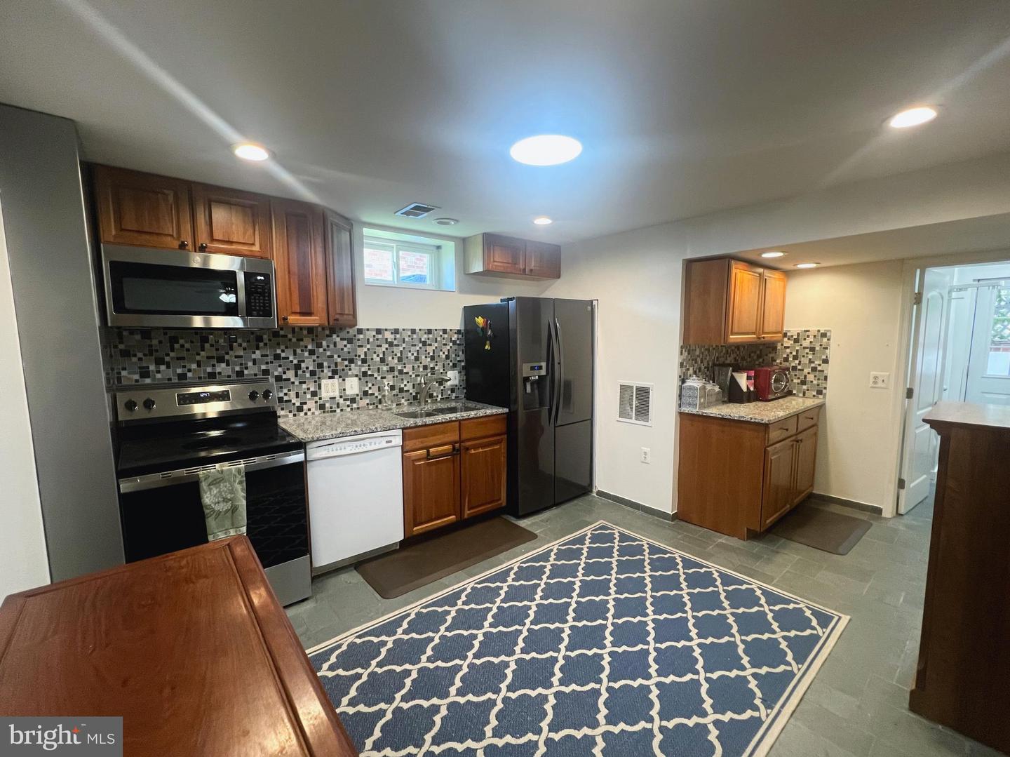 2302 E RANDOLPH AVE #BASEMENT