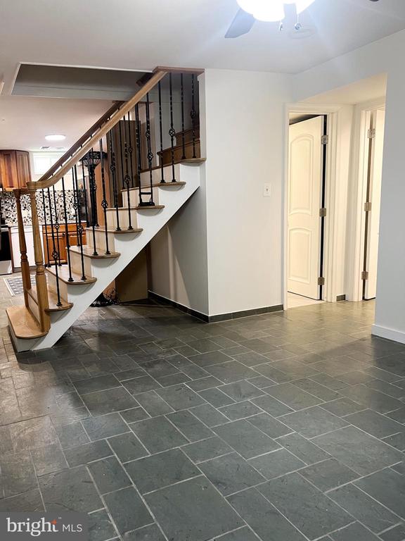 2302 E RANDOLPH AVE #BASEMENT
