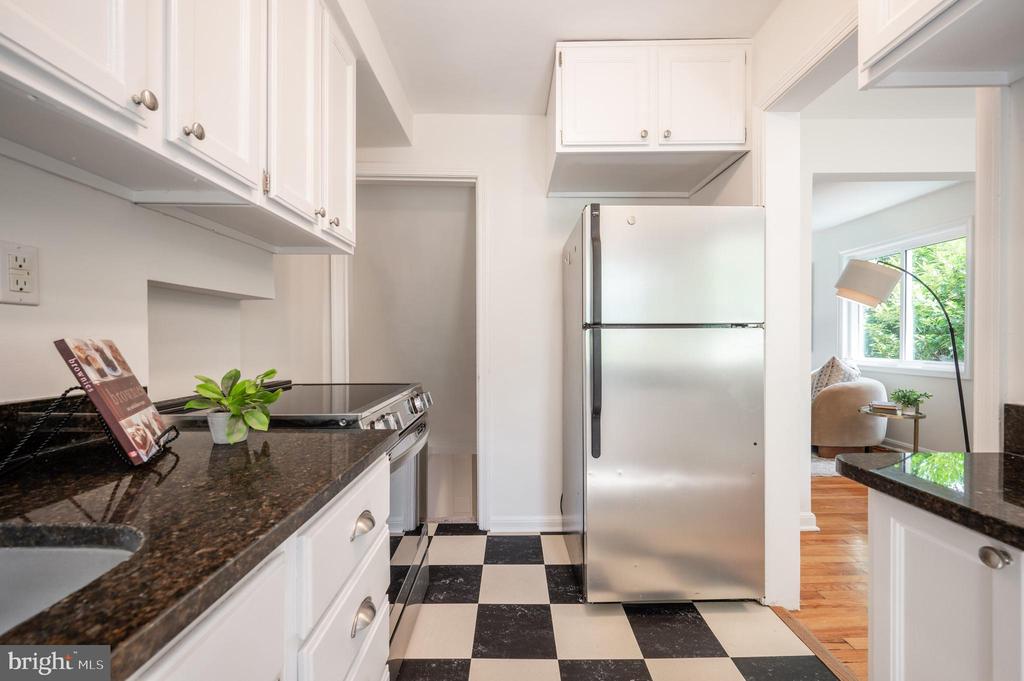 405 E Howell Ave