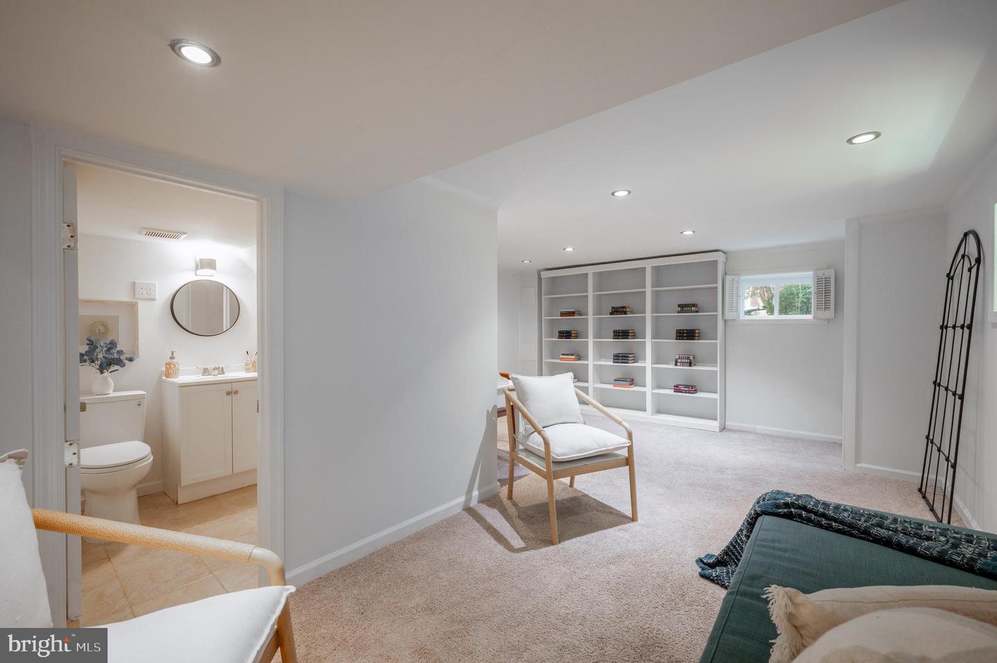 405 E Howell Ave