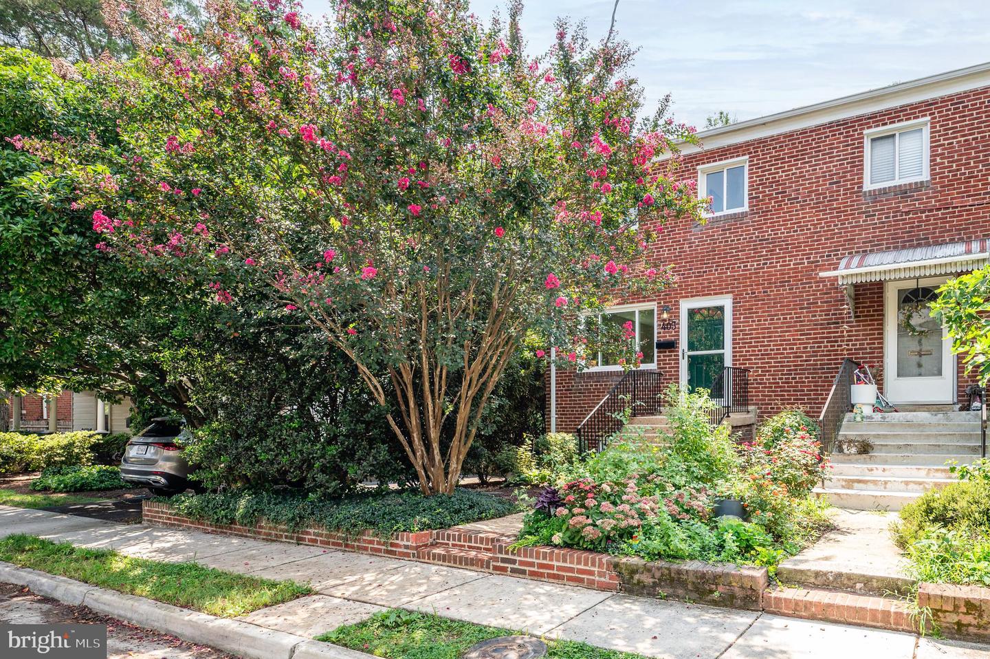 405 E Howell Ave