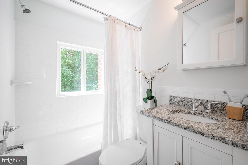 405 E Howell Ave