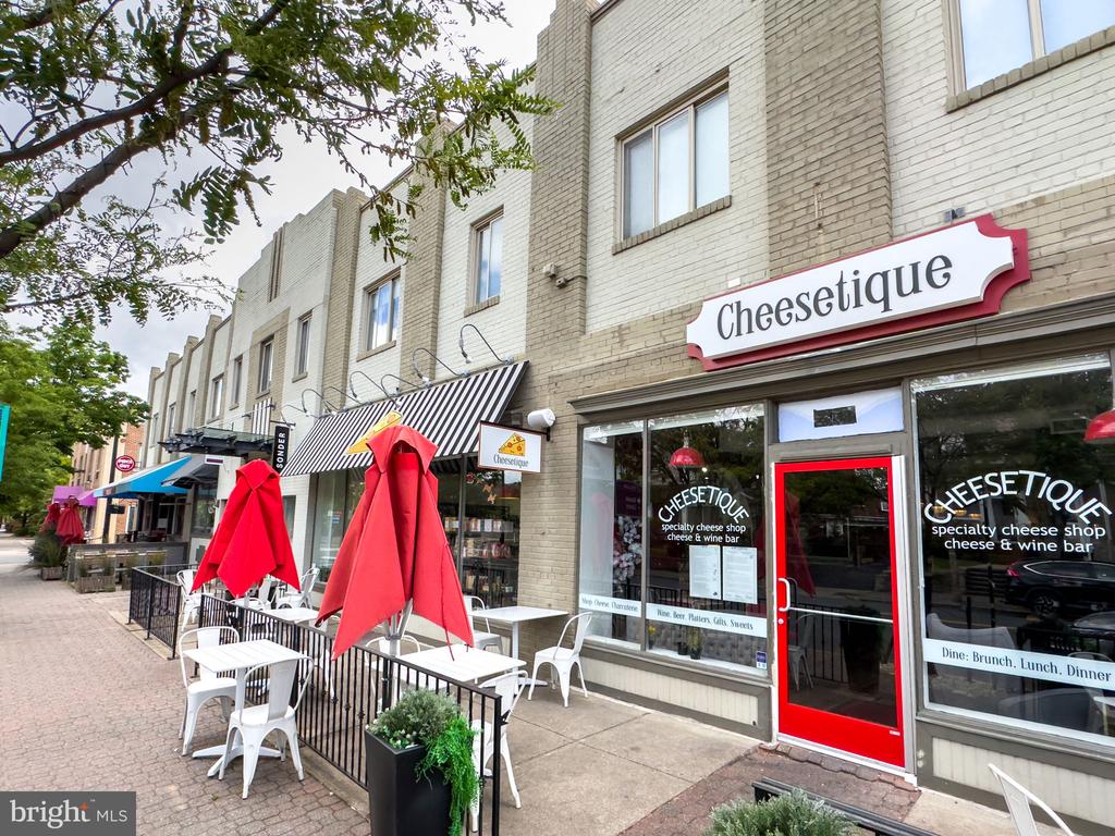 11 W DEL RAY AVENUE