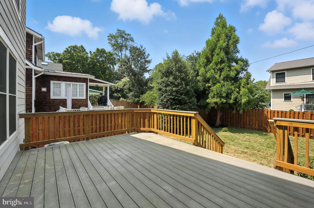 11 W DEL RAY AVENUE