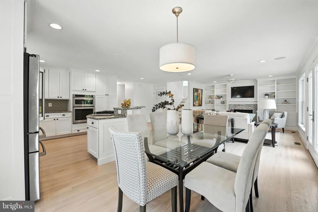 11 W DEL RAY AVENUE