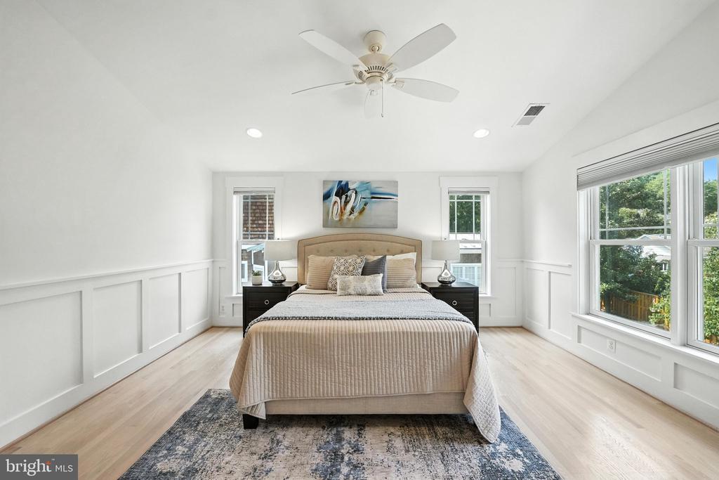 11 W DEL RAY AVENUE