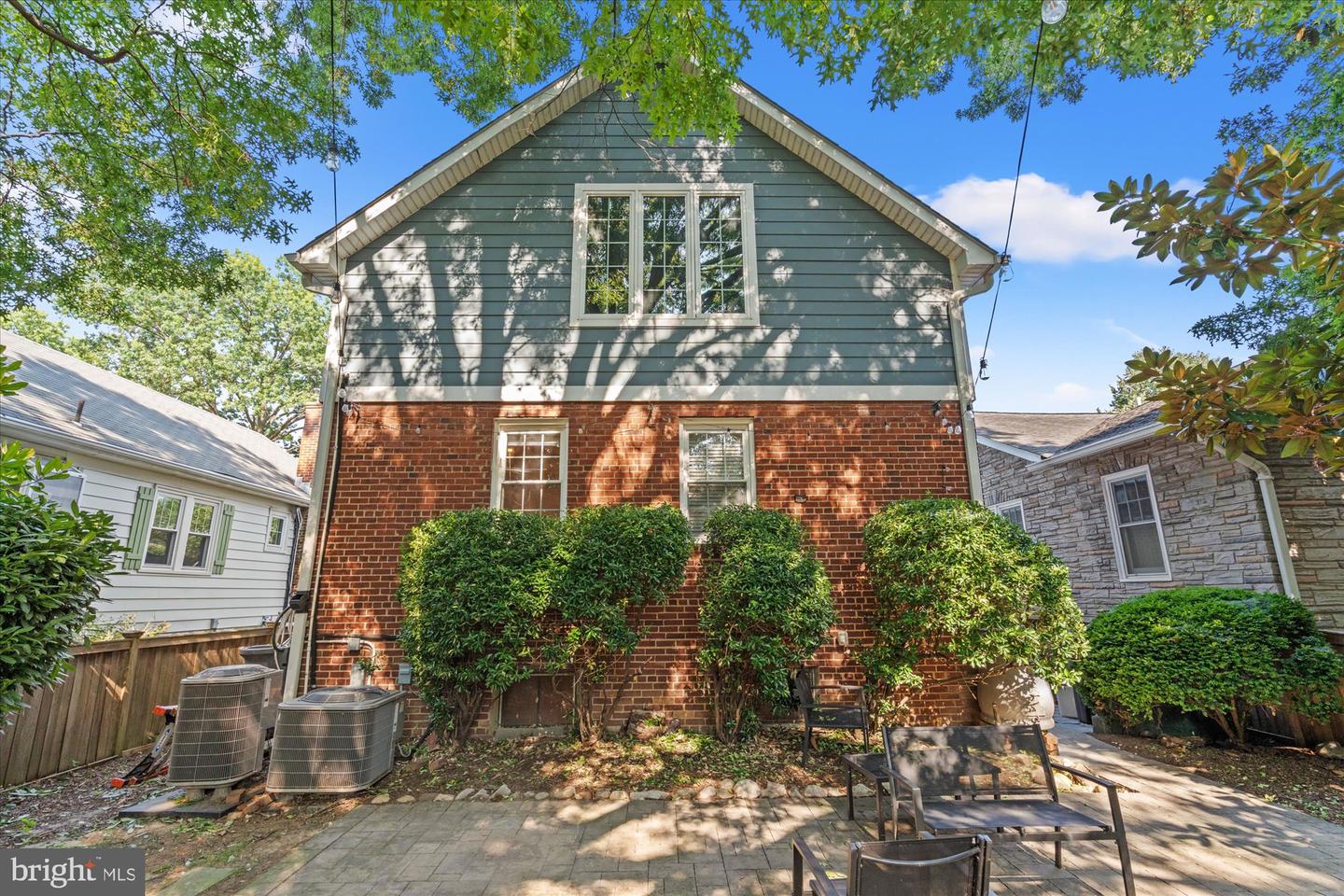 700 LITTLE ST
