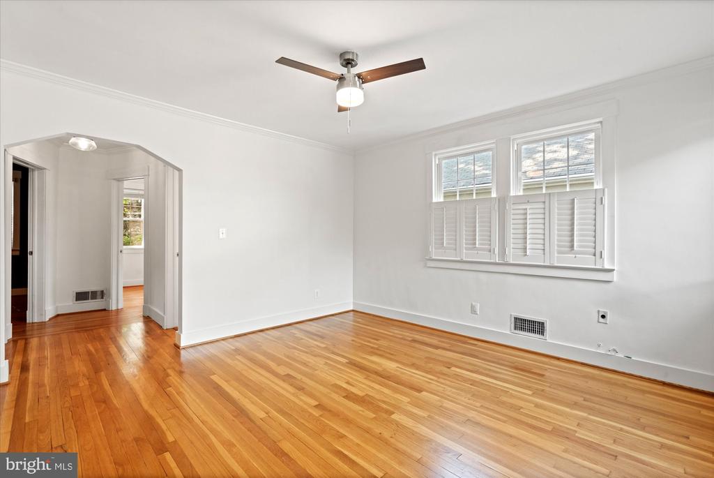 700 LITTLE ST