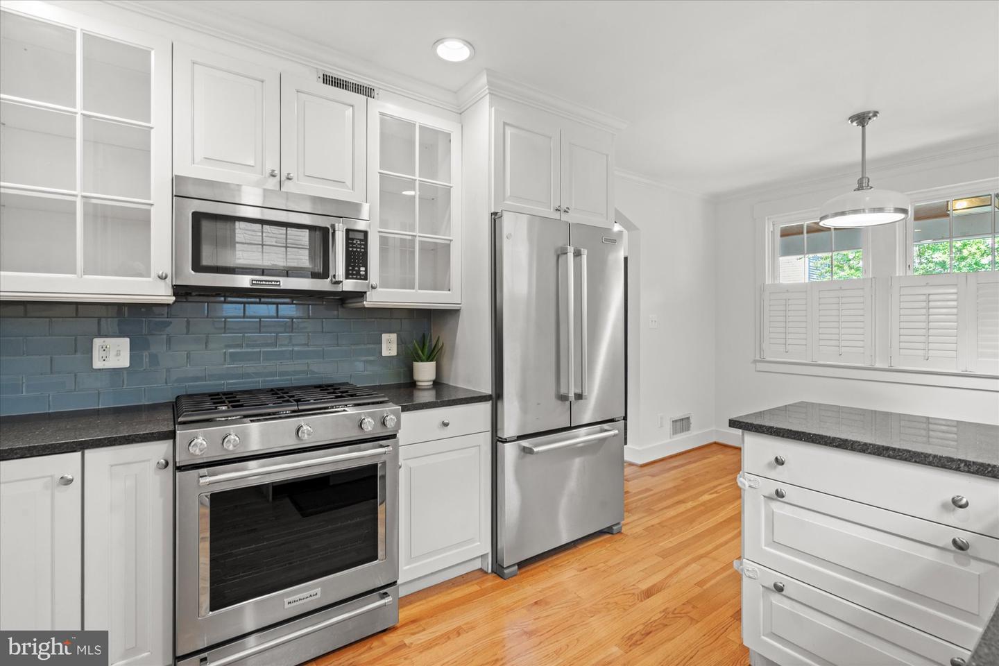 700 LITTLE ST