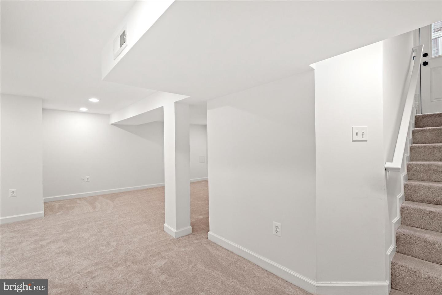 700 LITTLE ST