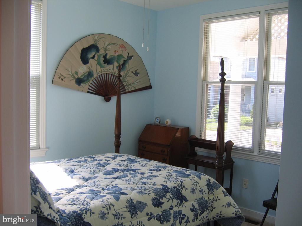 108 E DEL RAY AVE