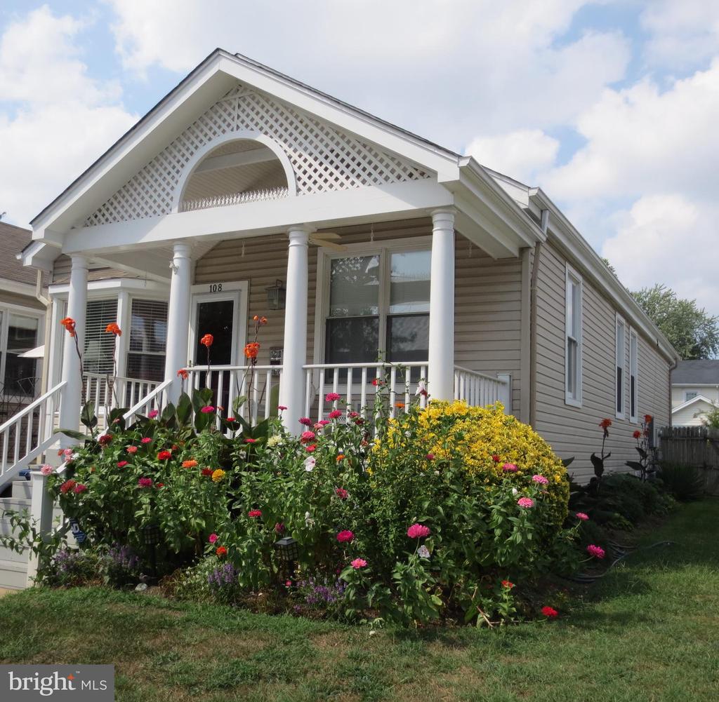 108 E DEL RAY AVE