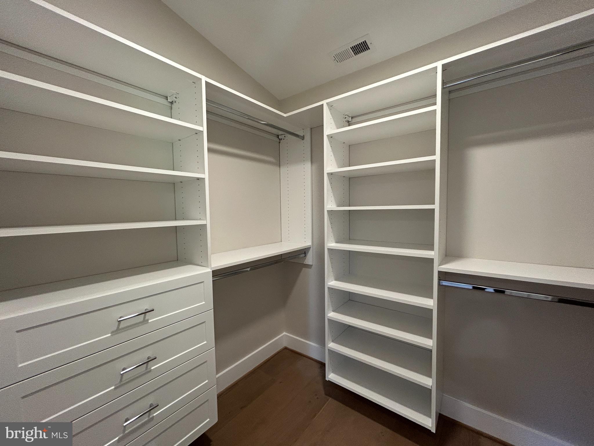 903 E TIMBER BRANCH PARKWAY