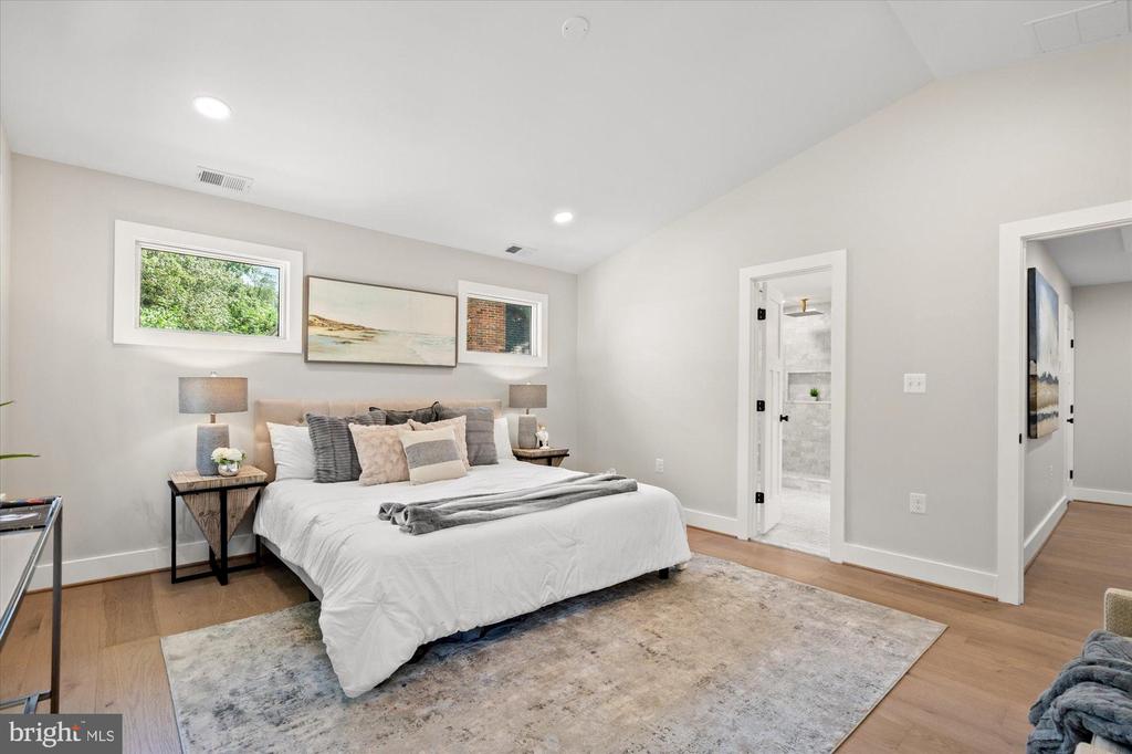 903 E TIMBER BRANCH PARKWAY