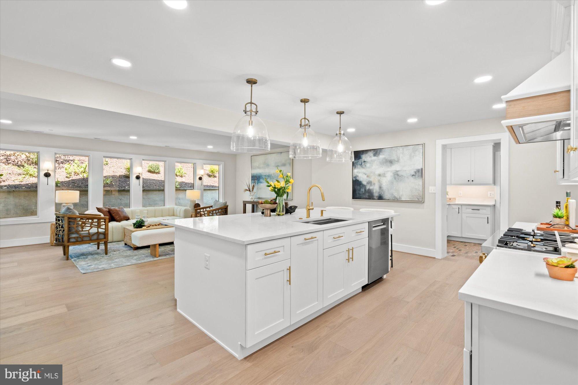 903 E TIMBER BRANCH PARKWAY