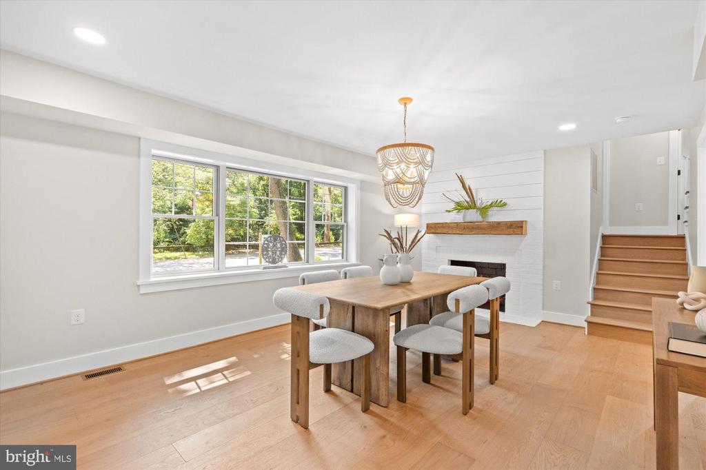 903 E TIMBER BRANCH PARKWAY