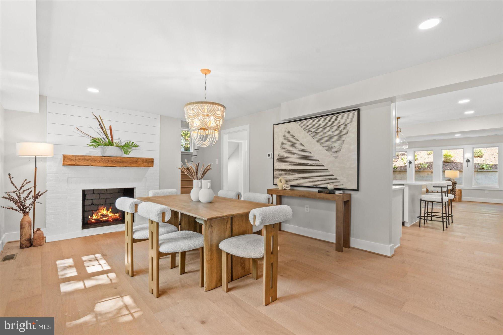 903 E TIMBER BRANCH PARKWAY