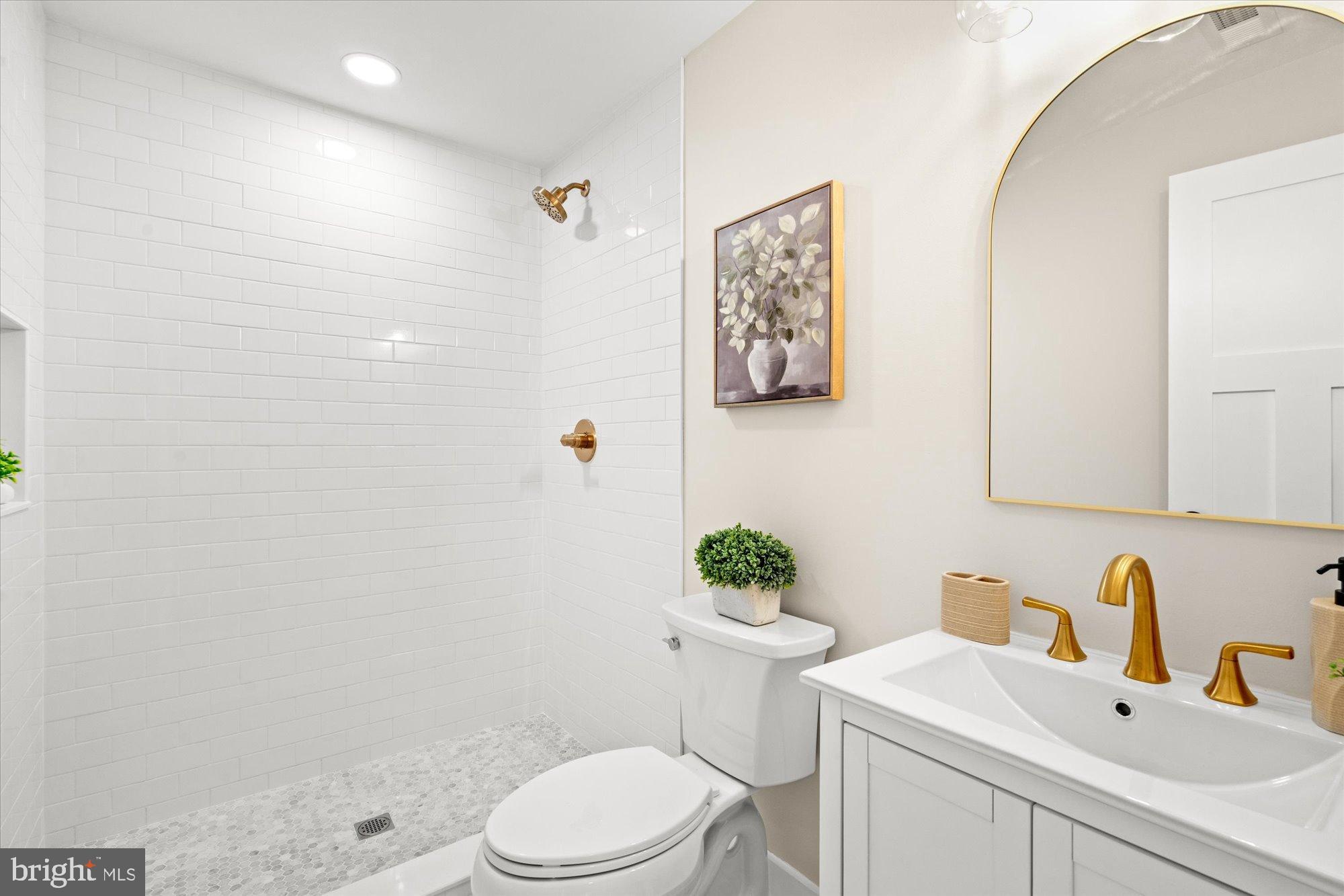 903 E TIMBER BRANCH PARKWAY