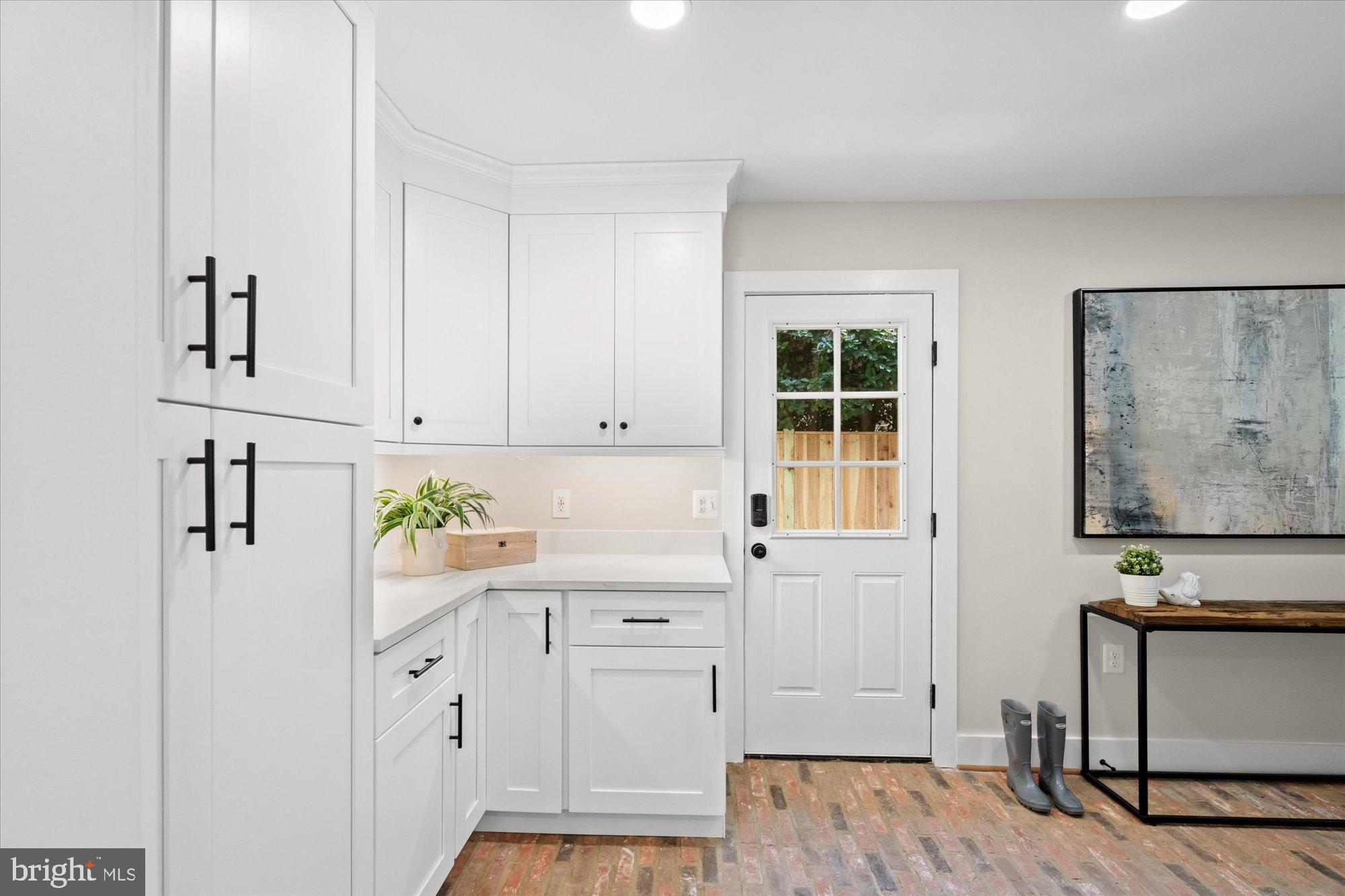 903 E TIMBER BRANCH PARKWAY