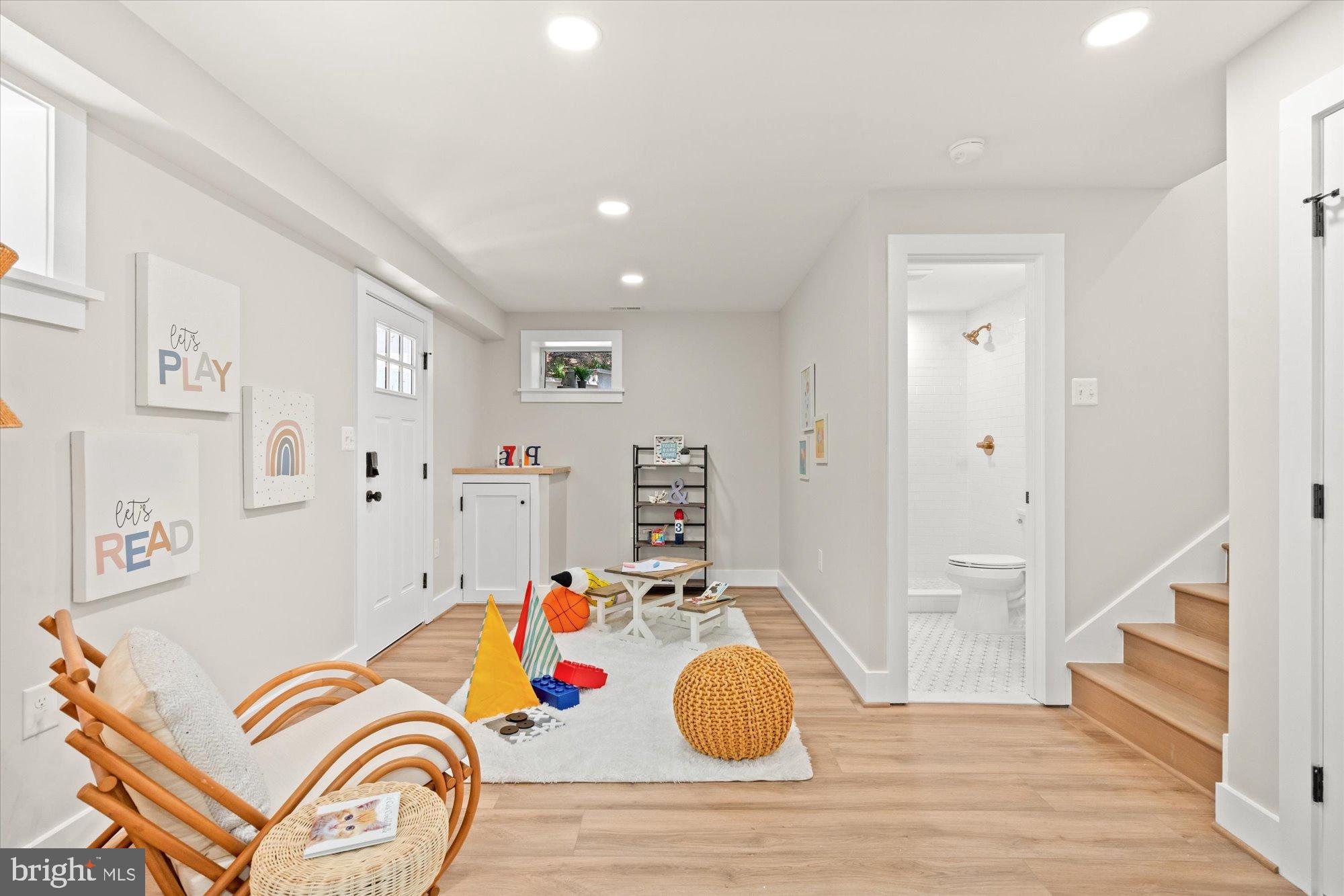 903 E TIMBER BRANCH PARKWAY