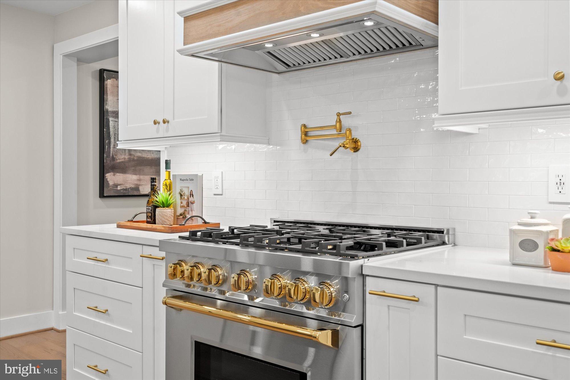 903 E TIMBER BRANCH PARKWAY