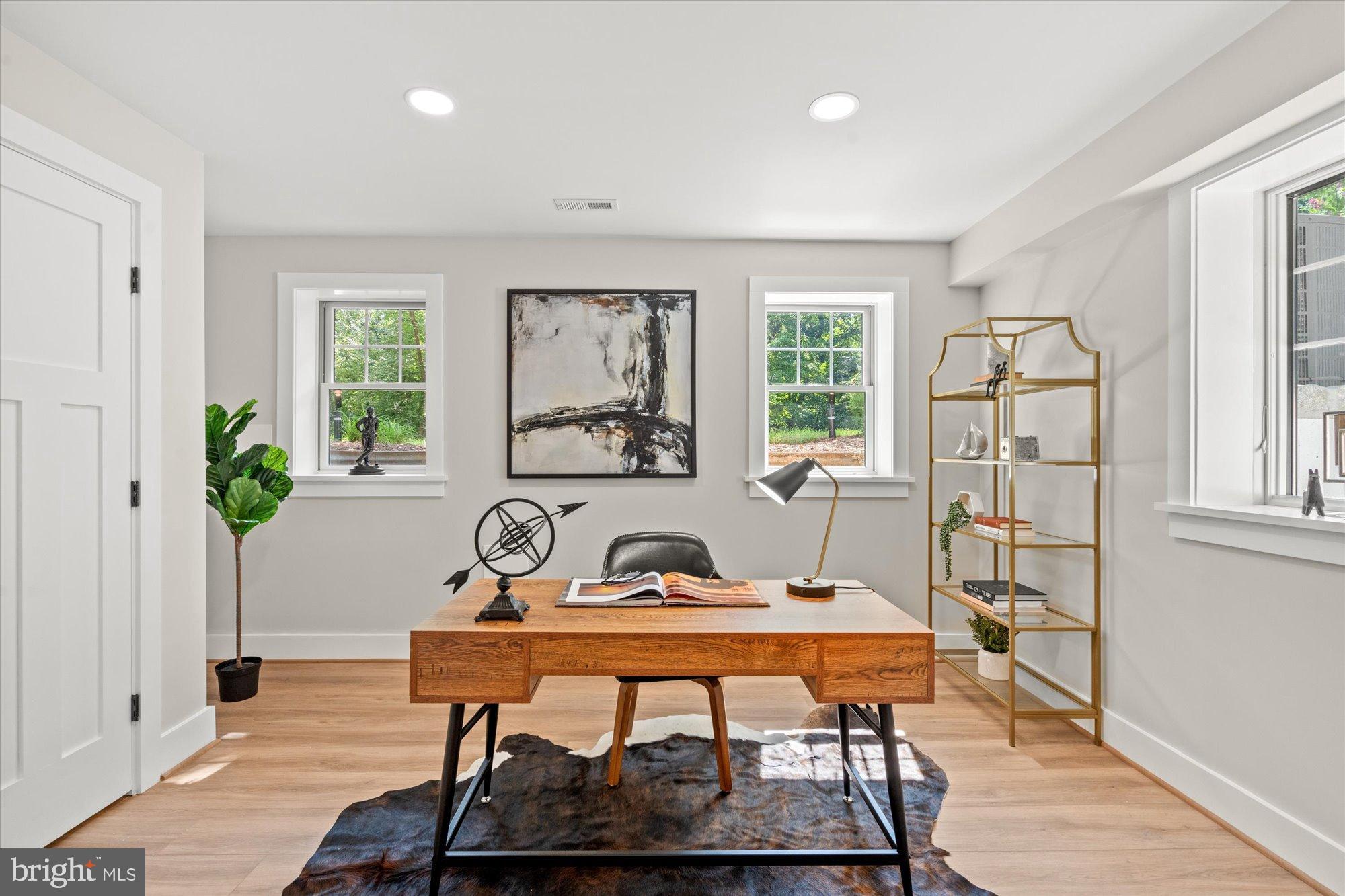 903 E TIMBER BRANCH PARKWAY