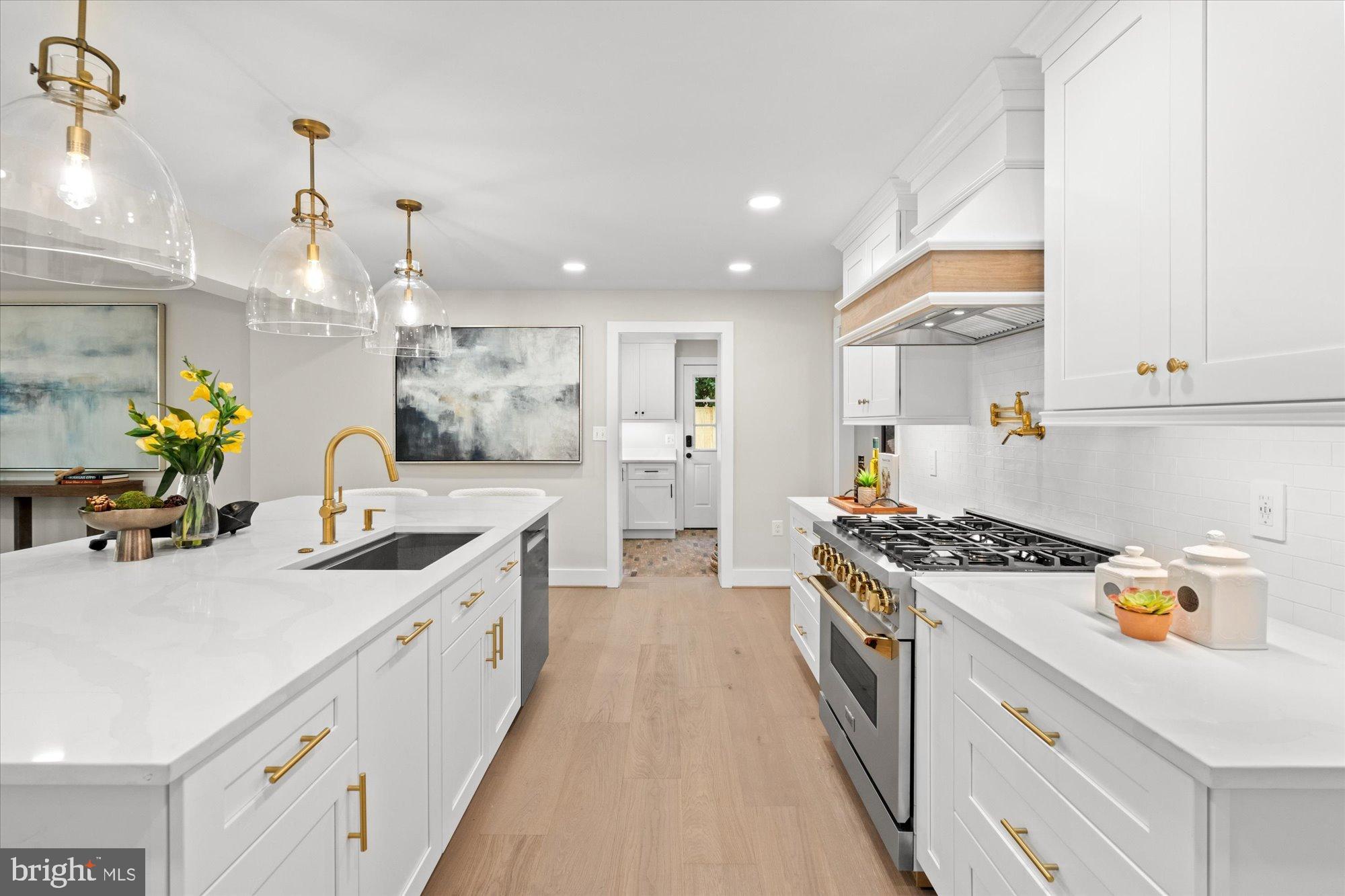 903 E TIMBER BRANCH PARKWAY