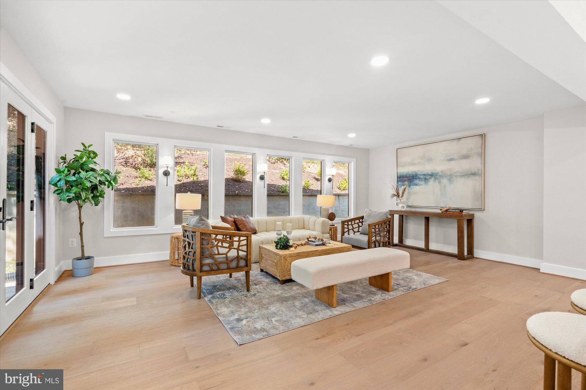 903 E TIMBER BRANCH PARKWAY