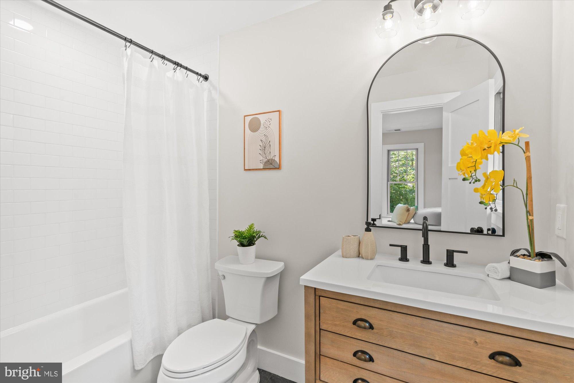 903 E TIMBER BRANCH PARKWAY