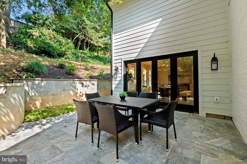 903 E TIMBER BRANCH PARKWAY