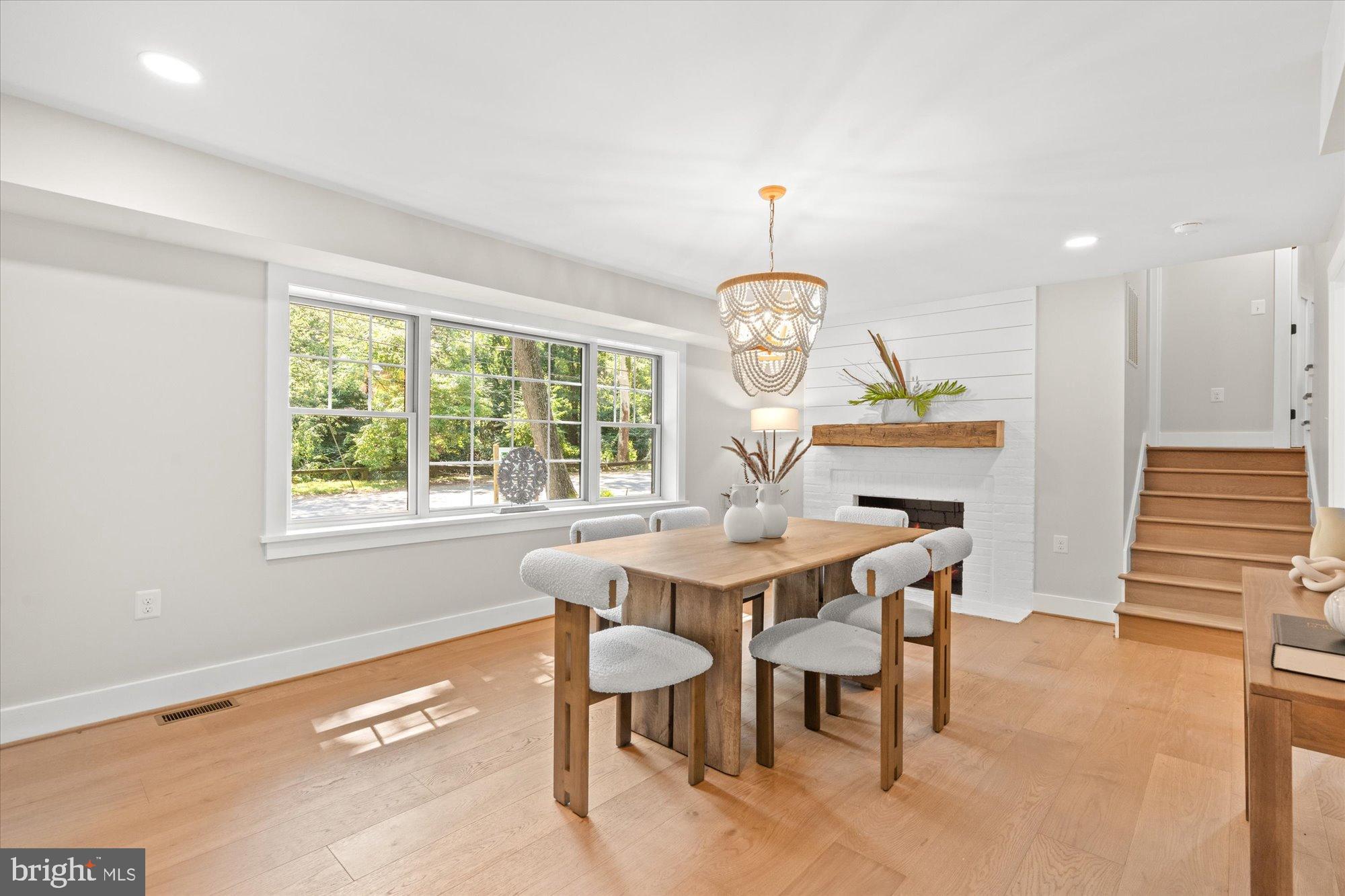 903 E TIMBER BRANCH PARKWAY