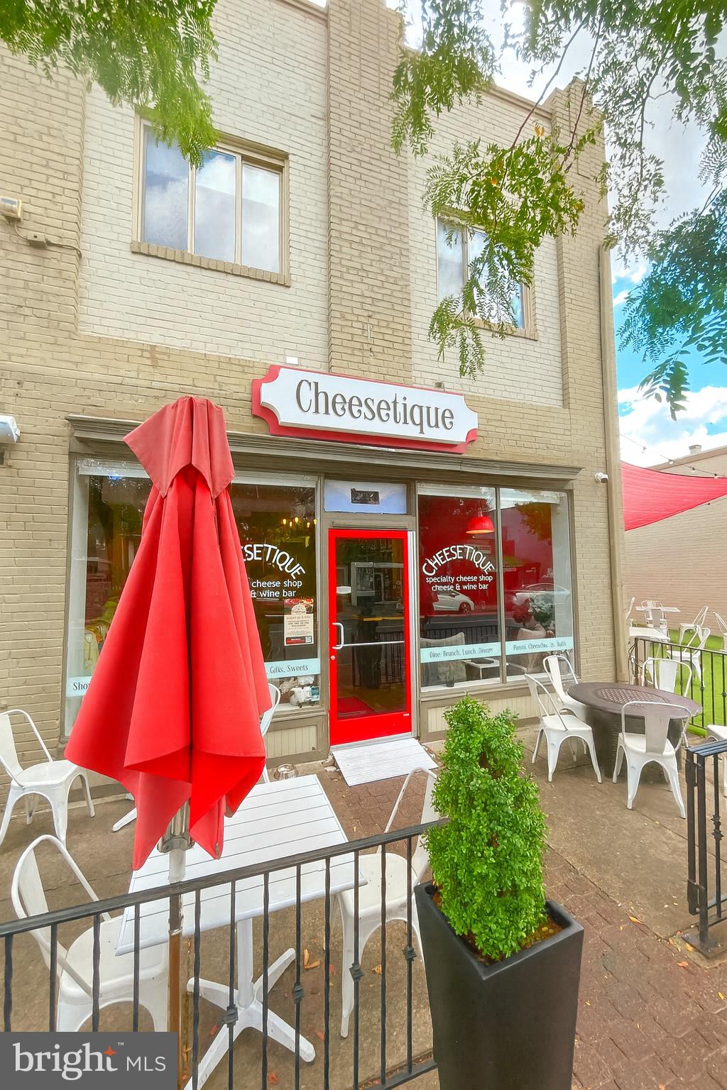 3311 COMMONWEALTH AVENUE A