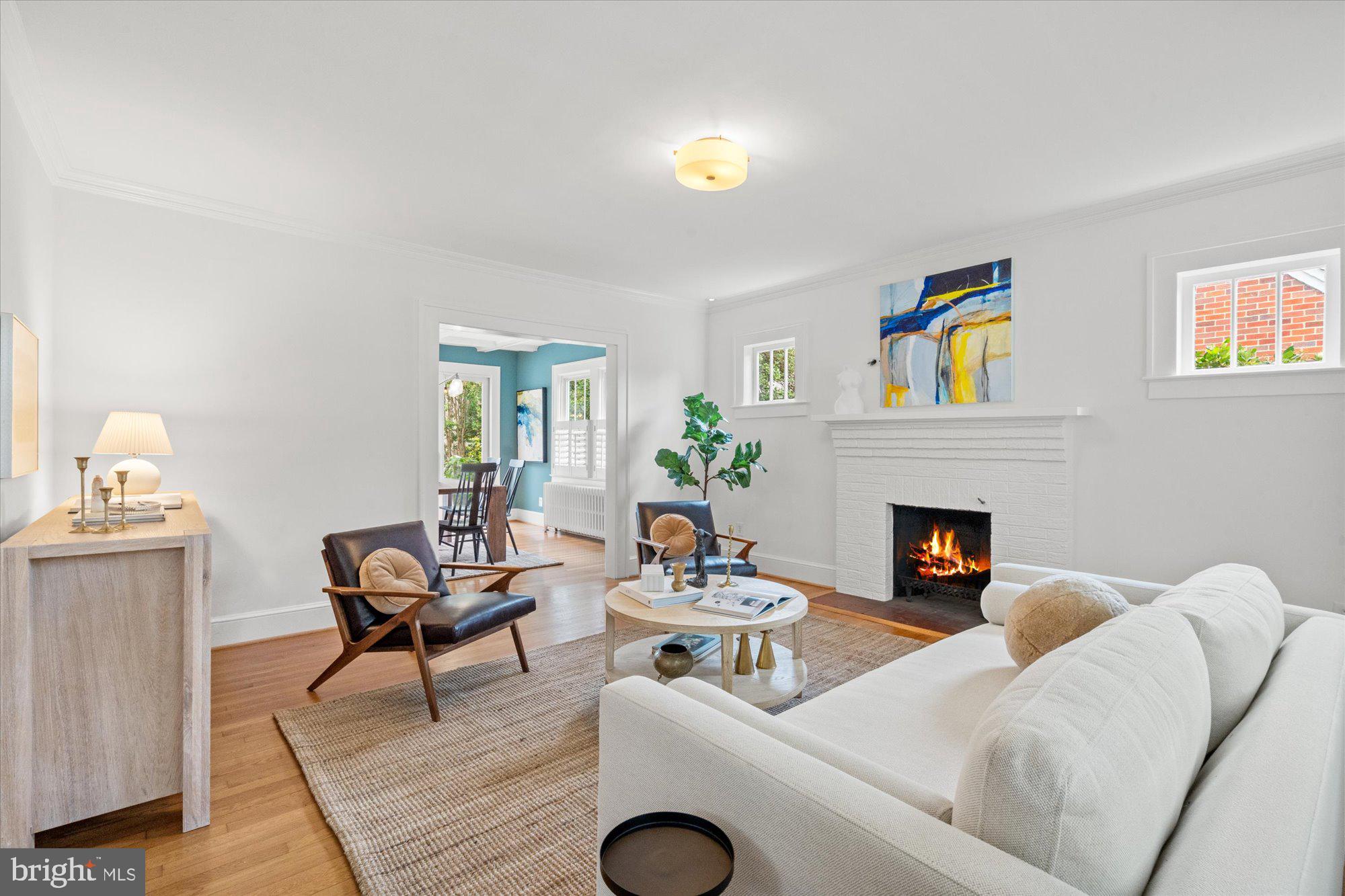 107 W LURAY AVENUE