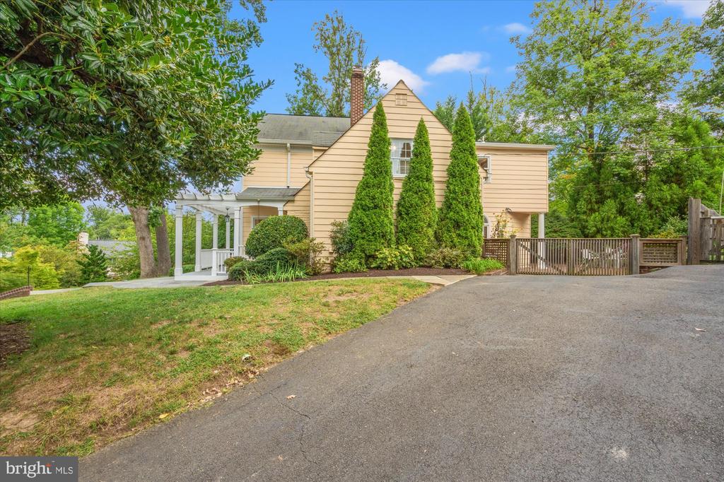 3307 CIRCLE HILL ROAD