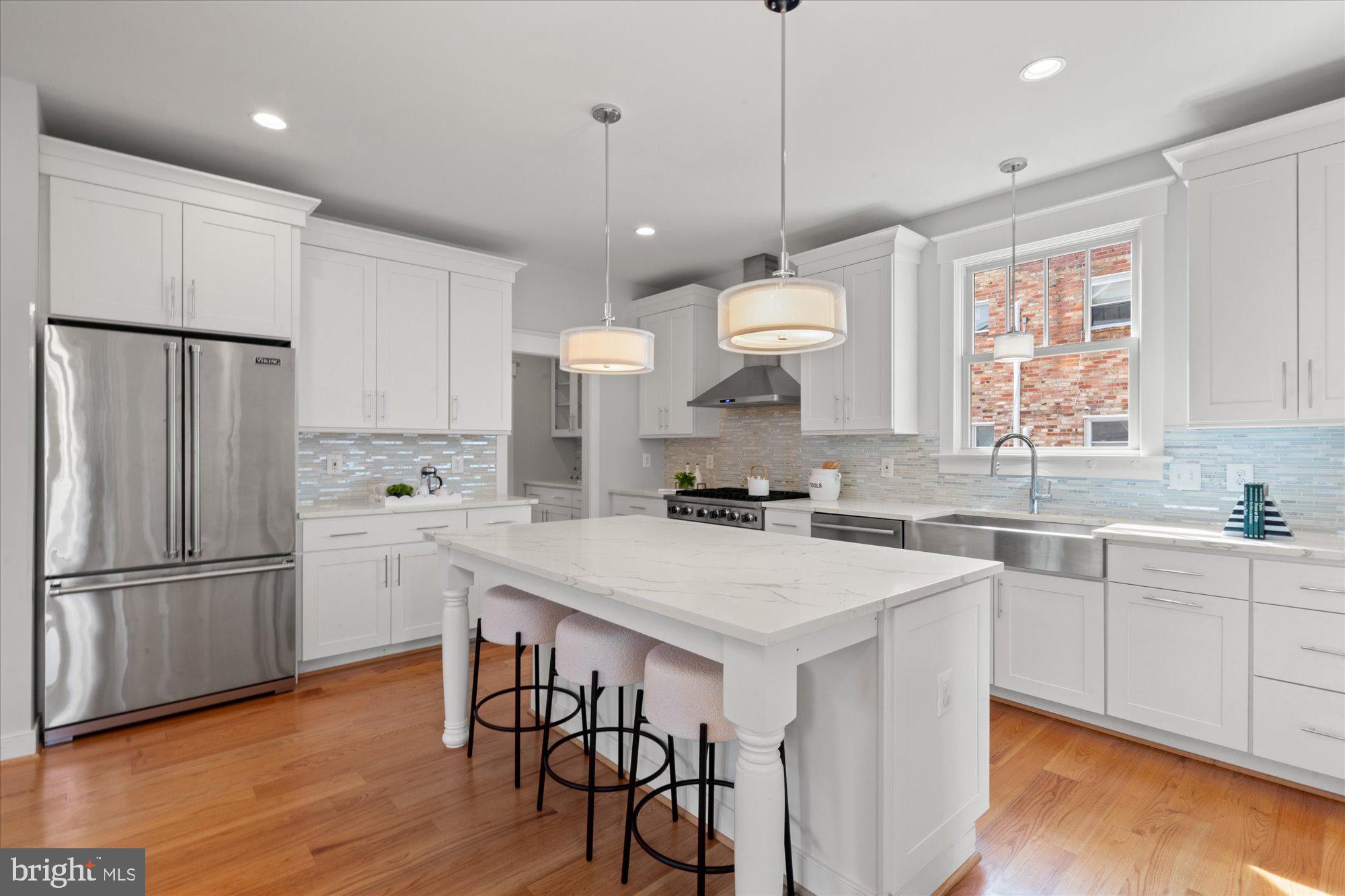 508 E CUSTIS AVENUE