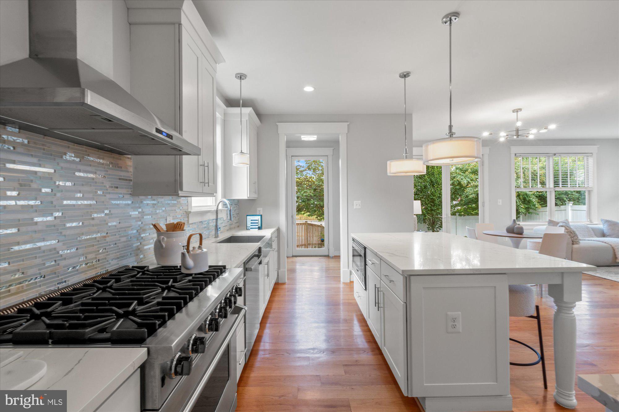 508 E CUSTIS AVENUE