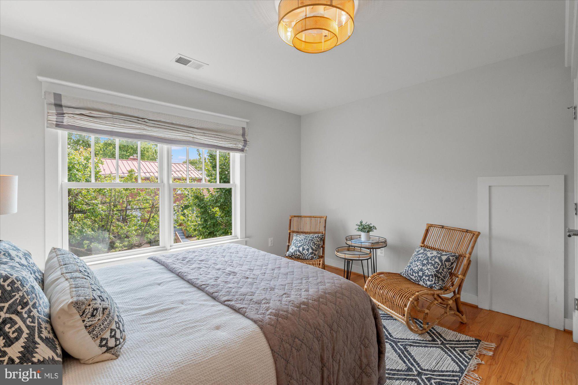 508 E CUSTIS AVENUE